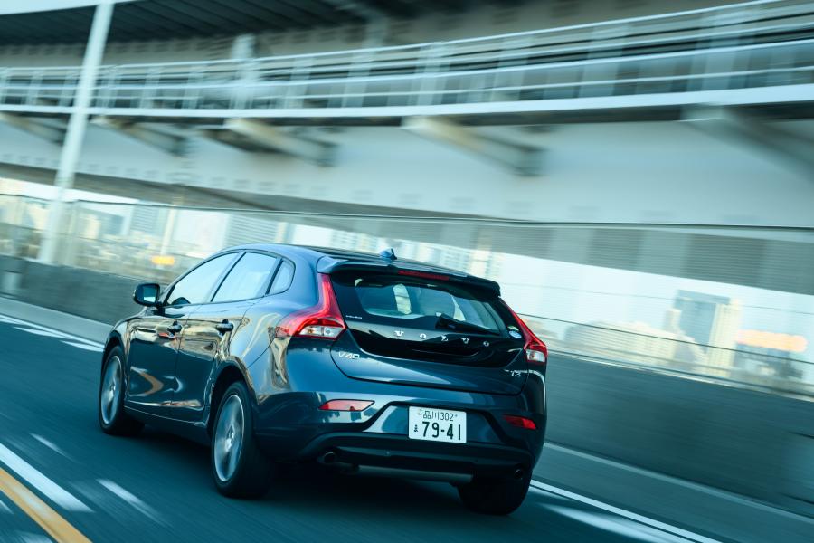  Volvo V40 T3 Momentum 2016 года  (JP) (фото 3 из 20)